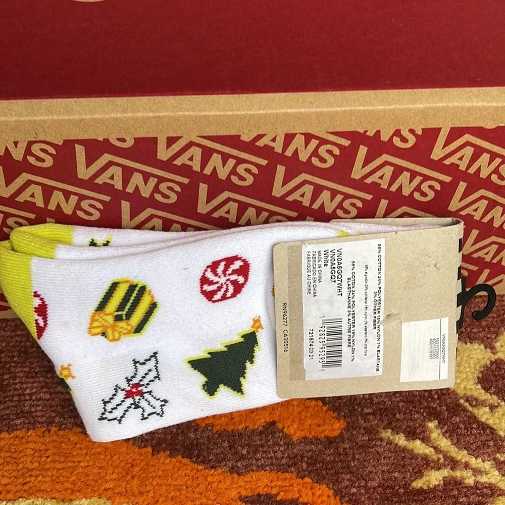 COPY - VANS “Off The Wall” Women’s socks NWT